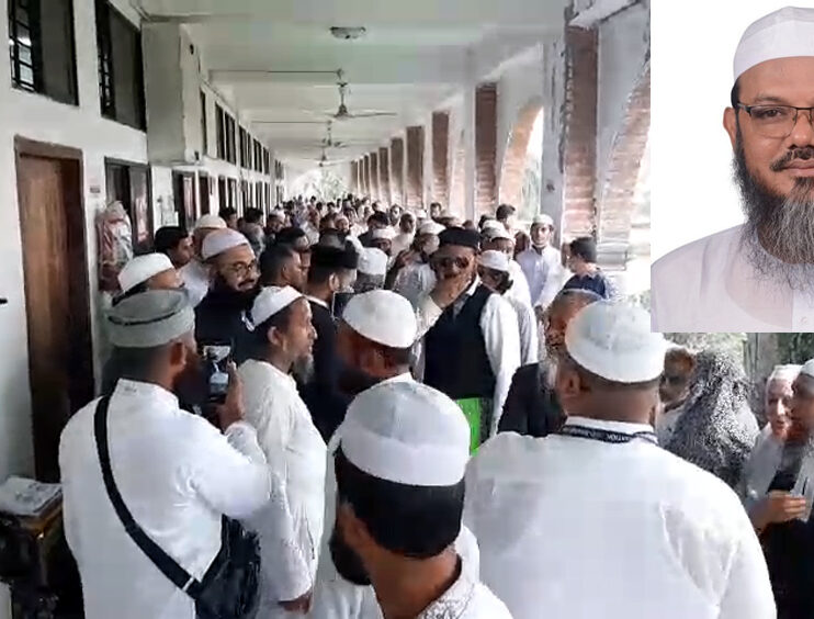 মুফতি ফয়জুল করিমের মেয়র ঘোষনার আবেদনটি খারিজ করে দিয়েছে আদালত