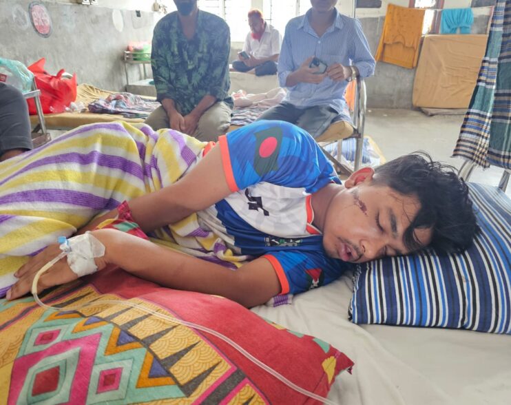 বরিশালের মুলাদীতে এইসএসসি পরীক্ষার্থীকে কুপিয়েছে কিশোর গ্যাং, ঢাকায় প্রেরণ