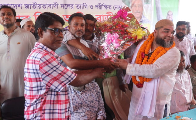 ১৩ বছর বিদেশে নির্বাসিত উজিরপুরের বিএনপি নেতা দেশে ফেরার গণ সংবর্ধনা