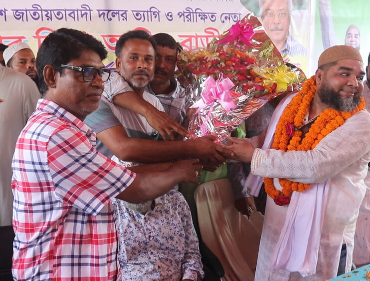১৩ বছর বিদেশে নির্বাসিত উজিরপুরের বিএনপি নেতা দেশে ফেরার গণ সংবর্ধনা
