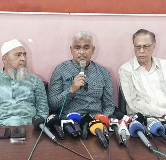 মানুষ না খেয়ে থাকে আর উপদেষ্টারা হাঁসের মাংস খেতে যান তাদের কথার প্রতি কতটা গুরুত্ব দেওয়া উচিত : আলাল