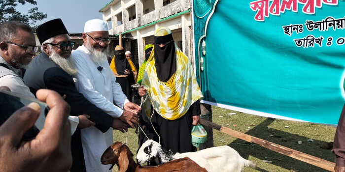 মেহেন্দিগঞ্জের ১৫ অসহায় পরিবারে ঘর ও ছাগল উপহার দিলেন দাঁড়িপাল্লার প্রার্থী মাওলানা আবদুল জব্বার