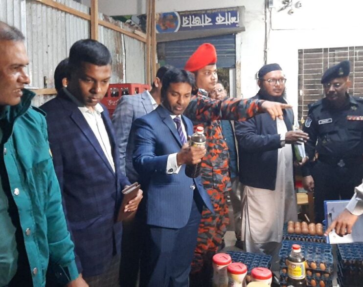 হুমাহুম ও খাবার বাড়ি রেস্তোরাঁকে দুই লাখ টাকা জরিমানা