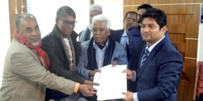 উজিরপুরে উৎসব মুখোর পরিবেশে ৬ প্রার্থীর মনোনয়ন দাখিল