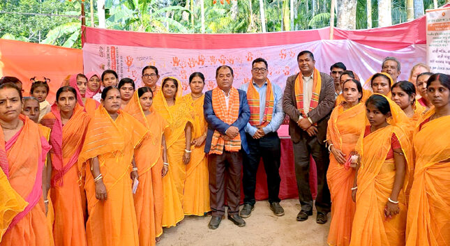 নেছারাবাদে কিষাণীদের সমাবেশ অনুষ্ঠিত