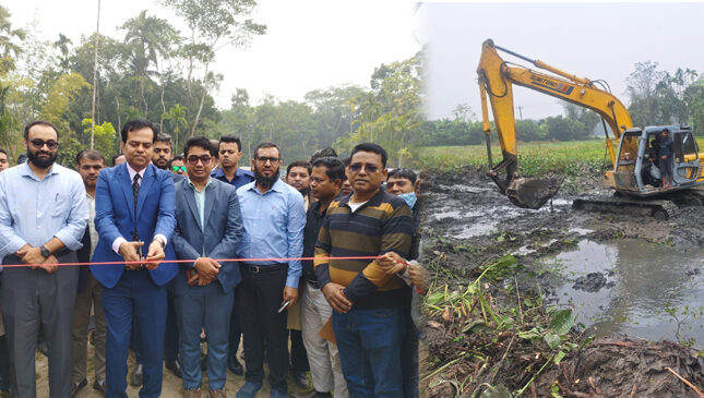 চরকাউয়ায় আড়াই হাজার একর জমির ফসল চাষে: খাল খনন উদ্বোধন