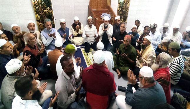 বেগম খালেদা জিয়ার রোগমুক্তি কামনায় বরিশালে মহানর বিএনপির দোয়া মোনাজাত