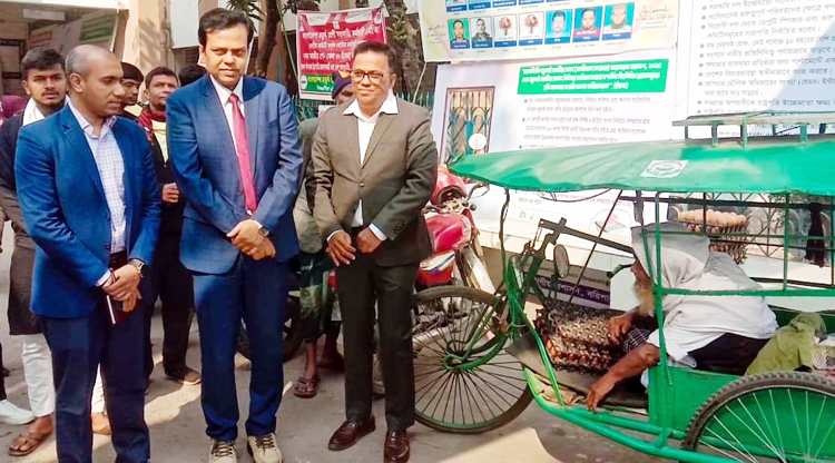 শারীরিকভাবে অক্ষম আনোয়ার মিয়ার পাশে দাঁড়াল ৮৪ ইভেন্ট গ্রুপ