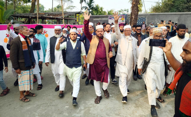 বানারীপাড়ার প্রভাবশালী ৬ বিএনপি নেতাসহ ২শতাধিক নেতাকর্মির জামাতে যোগদান