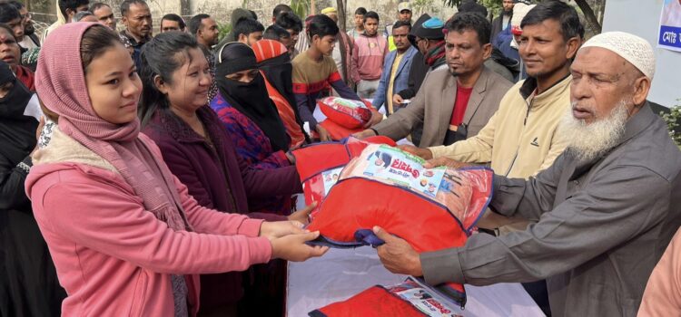বেগম জিয়ার রুহের মাগফিরাত কামনায় কুয়াকাটায় বিএনপি নেতার শীতবস্র বিতরণ