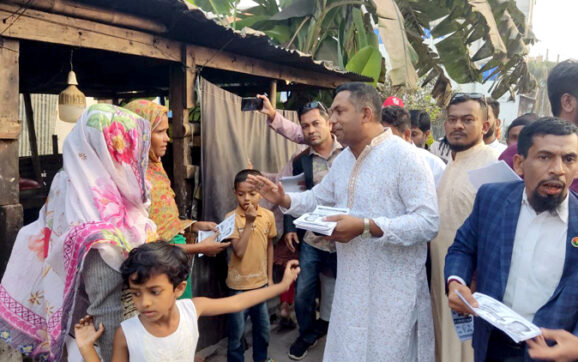 মজিবর রহমান সরোয়ারের ধানের শীষ নিয়ে ভোটারদের দ্বারে দ্বারে যুবদল নেতা মামুন