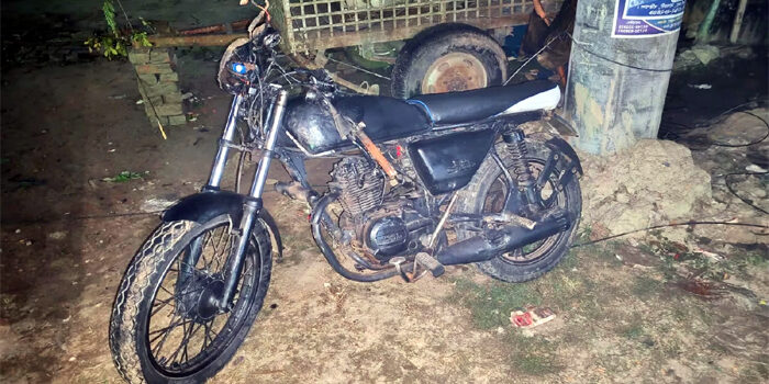 বরিশালে গভির রাতে ট্রাক চাপায় নিহত ২