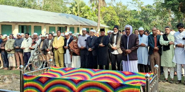 বেগম খালেদা জিয়ার জানাজায় গিয়ে মৃত্যু নিরবের পরিবারের দায়িত্ব নিলেন তারেক রহমান