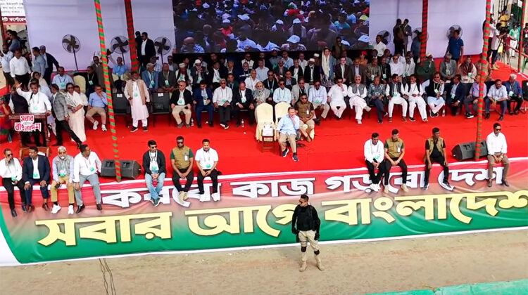 নেতাকর্মীর ঢল : বরিশালে তারেকের জনসভা শুরু