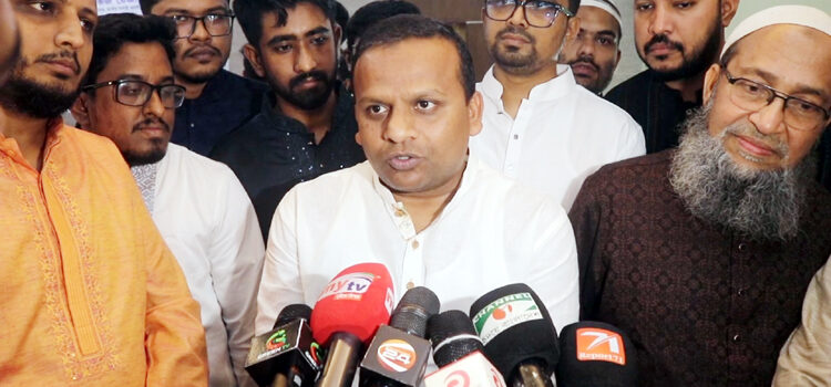 আসন্ন ঈদুল ফিতরে ঈদযাত্রায় নিরাপদ নৌপথে জোর দিচ্ছে সরকার : নৌ প্রতিমন্ত্রী