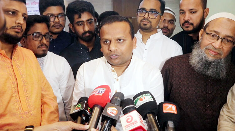 আসন্ন ঈদুল ফিতরে ঈদযাত্রায় নিরাপদ নৌপথে জোর দিচ্ছে সরকার : নৌ প্রতিমন্ত্রী